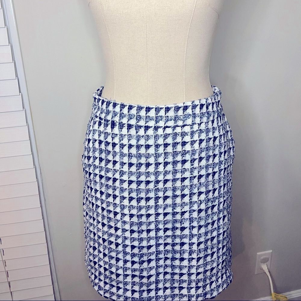 Loft size 4 skirt - Picture 2 of 7